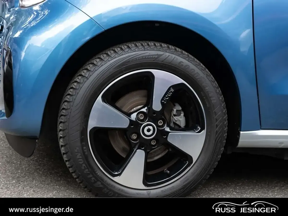 Gebraucht Smart ForFour Electric Drive Passion 60 kW (82 PS) 2021 Karosserie in steel blue (meta Limousine