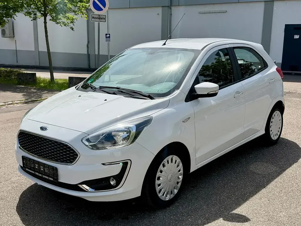 Używany Ford Ka Plus Basis 69 KM (50 kW) 2019 Biały Hatchback