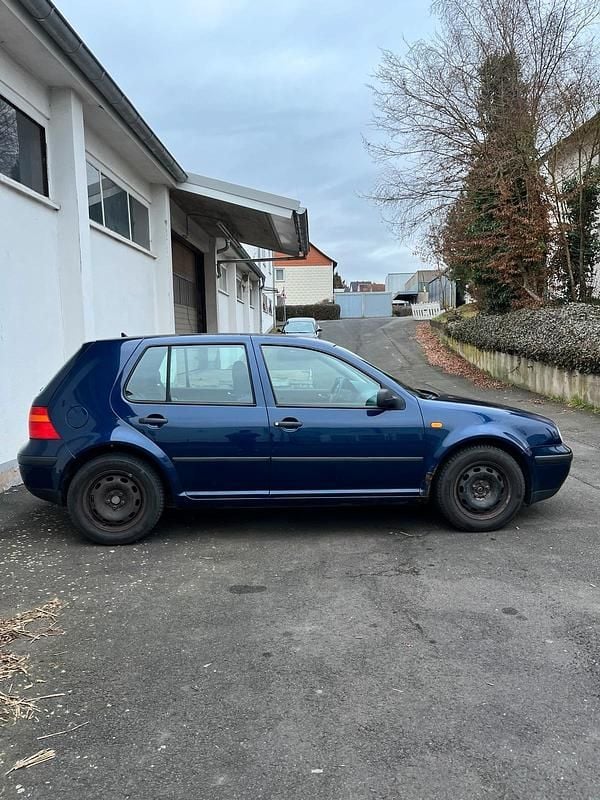 Gebraucht VW Golf IV 101 PS (74 kW) 1999 Blau Kleinwagen
