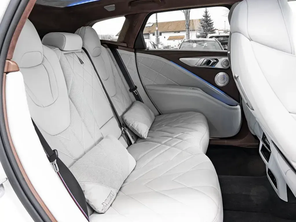 Gebraucht BMW XM Performance 653 PS (480 kW) 2024 Mineralweiß SUV