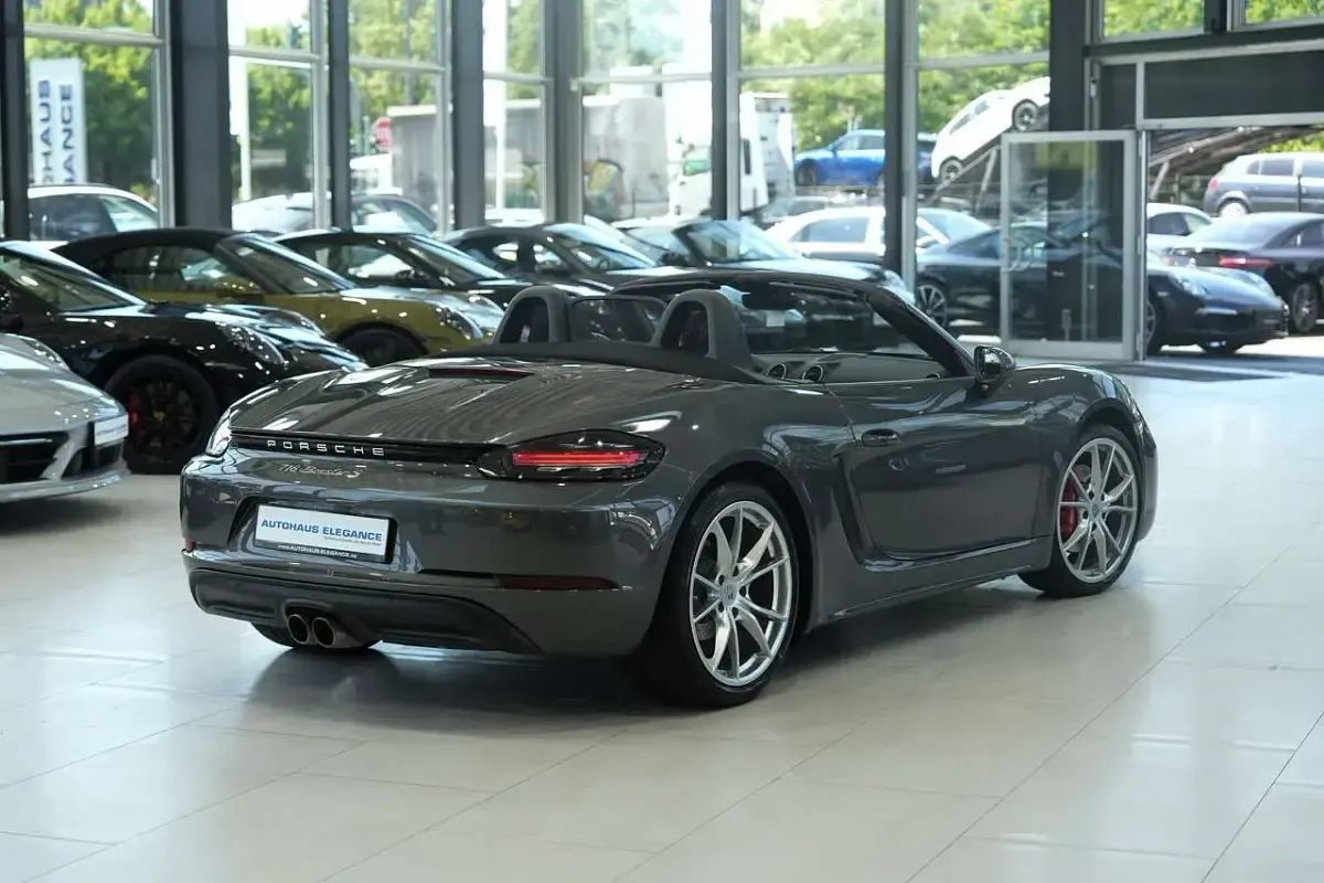 Gebraucht Porsche 718 349 PS (256 kW) 2017 Achatgraumetallic Cabrio