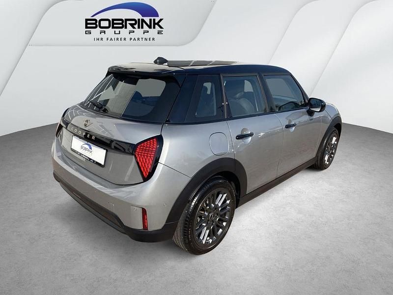 Usado Mini Cooper Classic 156 CV (114 kW) 2025 Plateado Utilitario