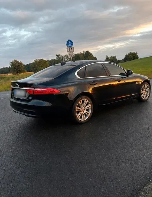 Gebraucht Jaguar XF 163 PS (119 kW) 2016 Schwarz Limousine
