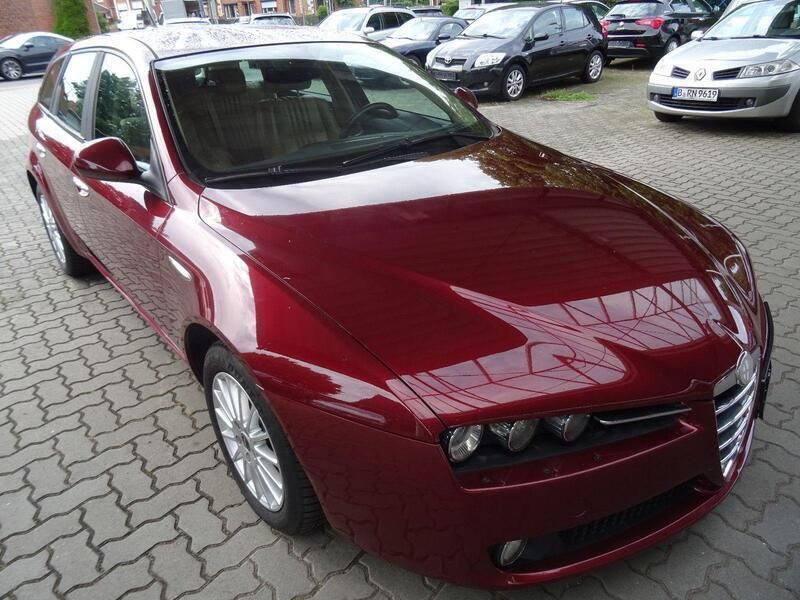 Rot Gebraucht 2006 Alfa Romeo 159 Kombi | 5.100 € - Bild 1/4
