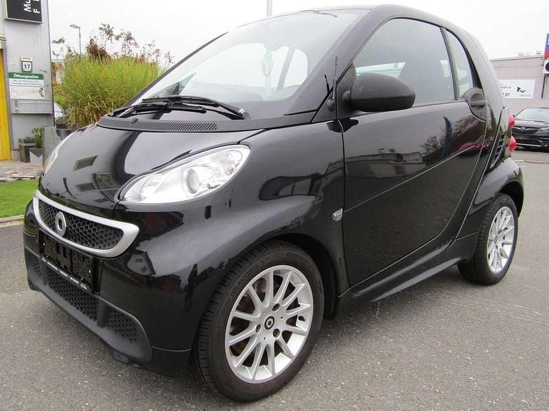 Sicherheitszelle in black Gebraucht 2014 Smart ForTwo Coupé Kleinwagen | 5.490 € (Fairer Preis) - Bild 1/4