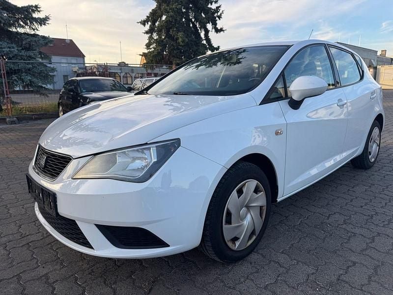 Weiß Gebraucht 2014 Seat Ibiza Stylance Limousine | 5.990 € (Fairer Preis) - Bild 1/4