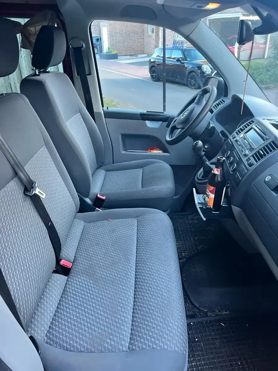 Gebraucht VW Caravelle 105 PS (77 kW) 2012 Rot Van