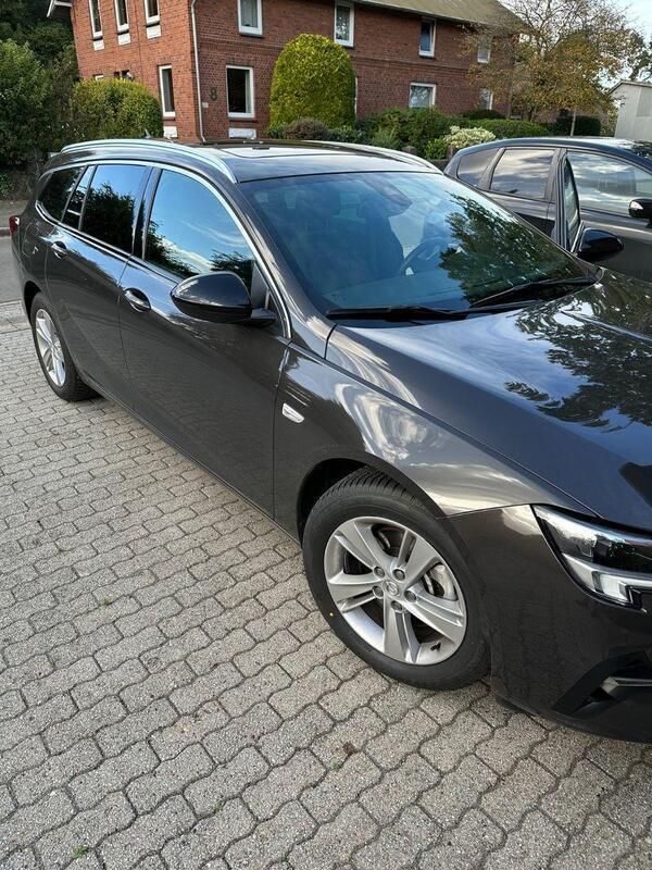 Braun Gebraucht 2021 Opel Insignia Business Elegance Kombi | 19.490 € (Guter Preis) - Bild 1/4