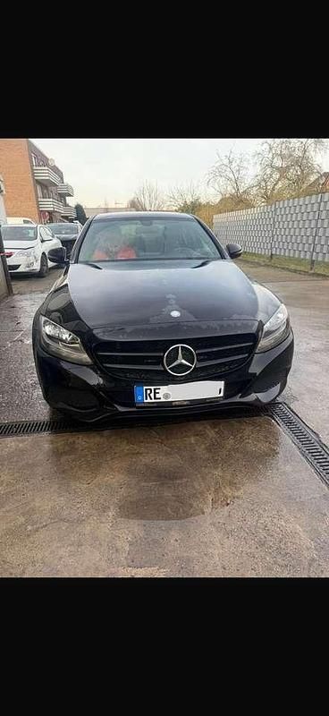 Second-hand Mercedes C180 116 CP (85 kW) 2016 Negru Berlinǎ