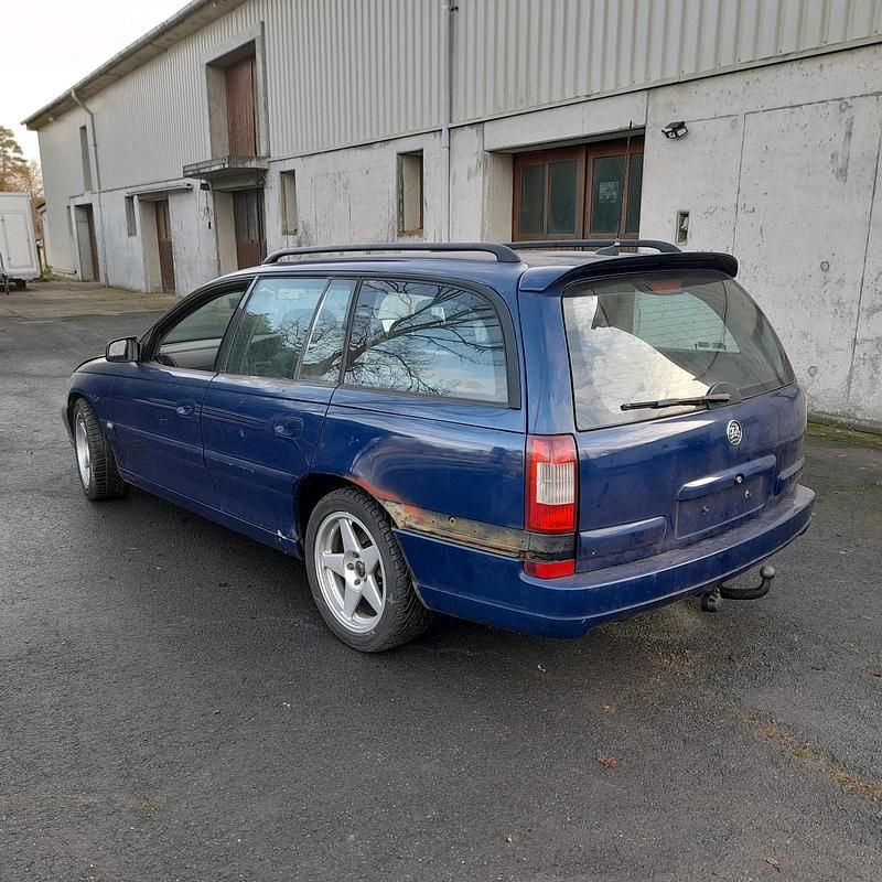 Gebraucht Opel Omega 218 PS (160 kW) 2001 Blau Kombi