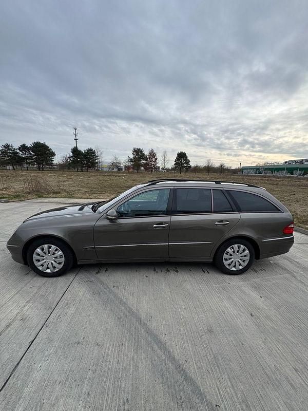 Gebraucht Mercedes E220 Avantgarde 170 PS (125 kW) 2009 Beige Kombi