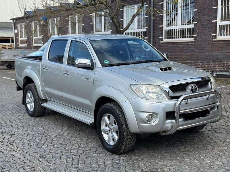 Gebraucht Toyota HiLux Executive 171 PS (125 kW) 2009 Silber Pickup