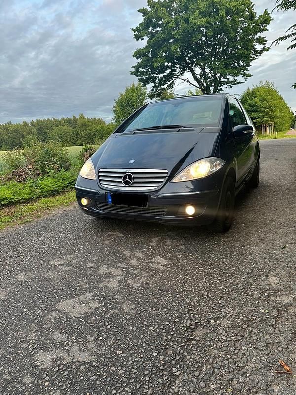 Blau Gebraucht 2006 Mercedes A150 Kleinwagen | 1.000 € (Guter Preis) - Bild 1/4