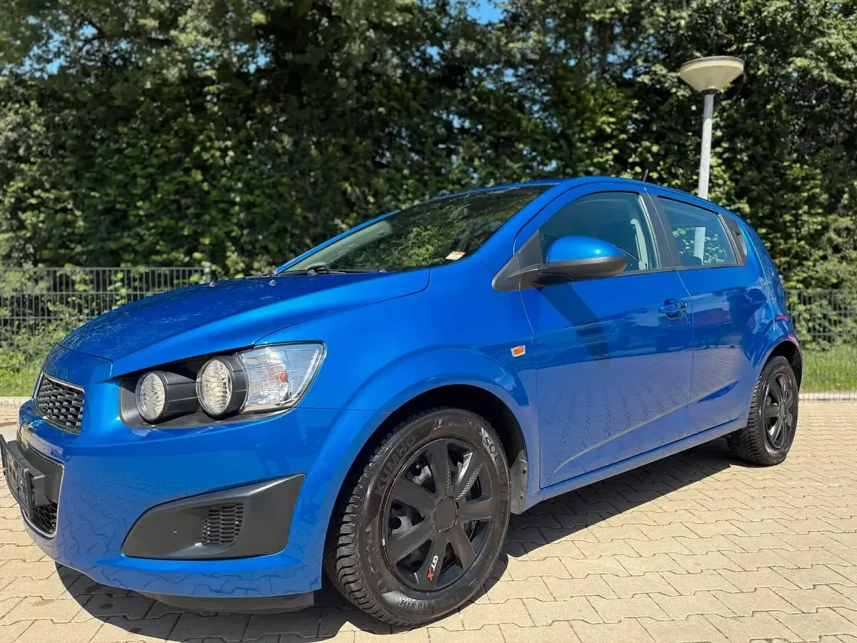 Gebraucht Chevrolet Aveo 85 PS (62 kW) 2012 Blau Kleinwagen