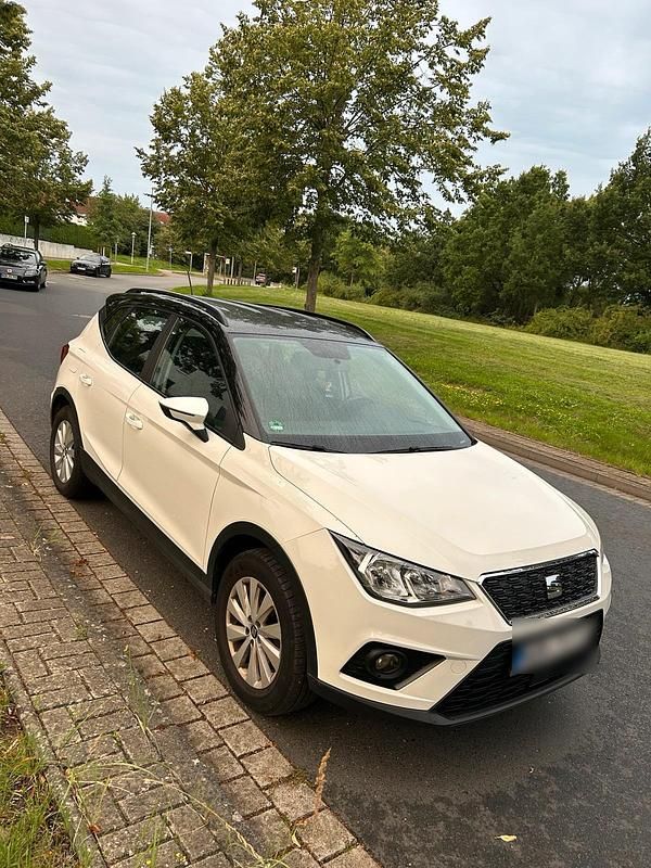 Weiß Gebraucht 2019 Seat Arona SUV | 12.600 € (Fairer Preis) - Bild 1/4