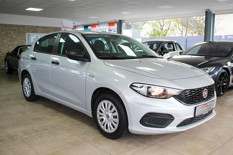 Silber Gebraucht 2019 Fiat Tipo Pop Limousine | 8.500 € (Guter Preis) - Bild 1/4