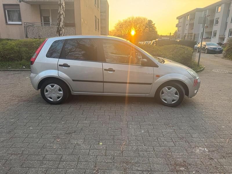 Brugt Ford Fiesta 80 HK (58 kW) 2003 Sølv Hatchback