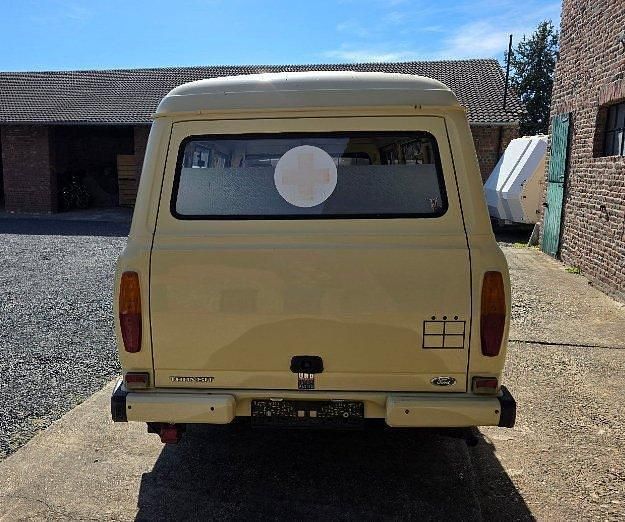 Second-hand Ford Transit 90 CP (66 kW) 1981 Bej Monovolum