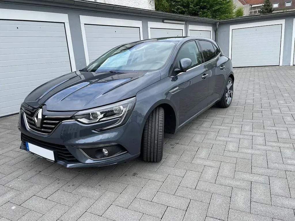 Gebraucht Renault Mégane Intens 132 PS (97 kW) 2017 Blau Limousine