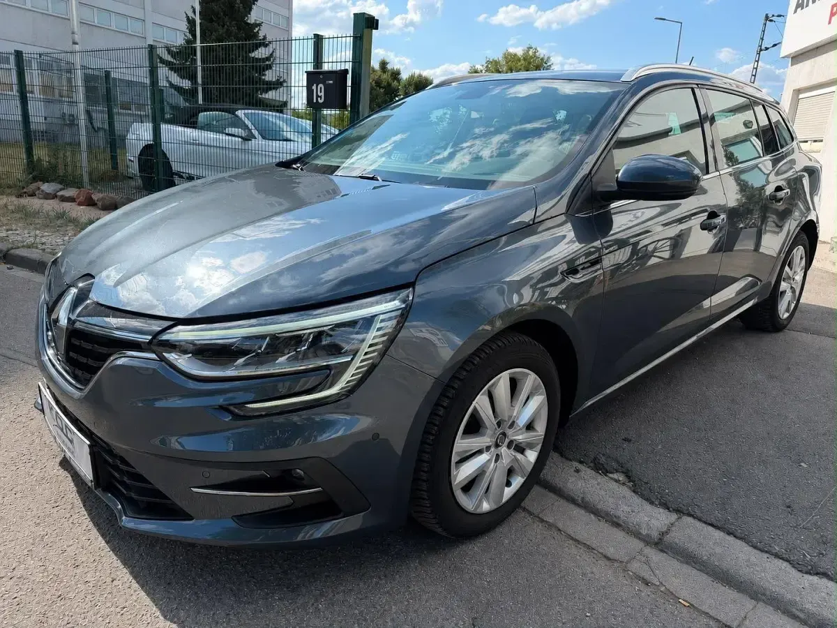 Gebraucht Renault Mégane GrandTour 116 PS (85 kW) 2021 Grau Kombi