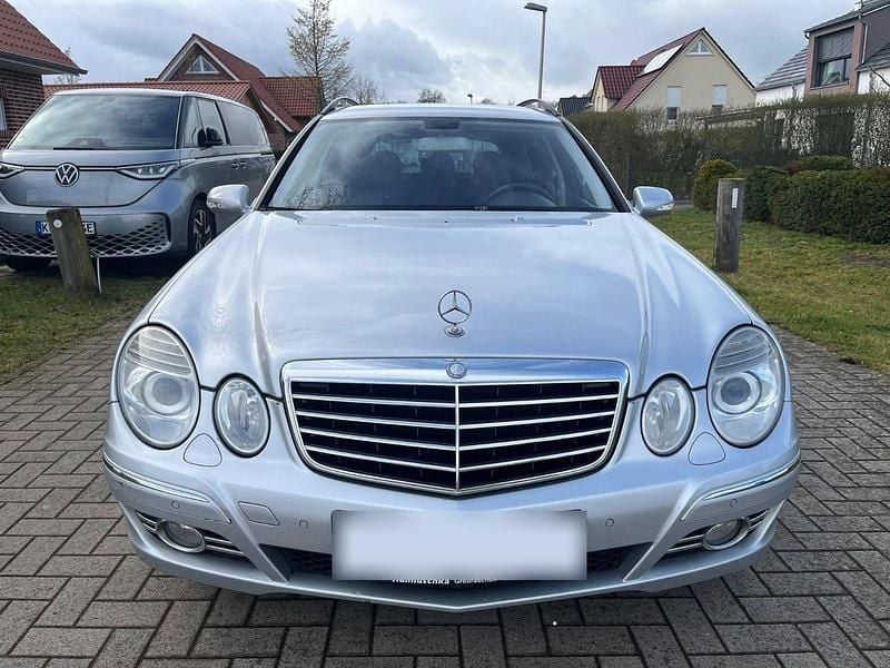 Gebraucht Mercedes E220 Avantgarde 170 PS (125 kW) 2007 Silber Kombi
