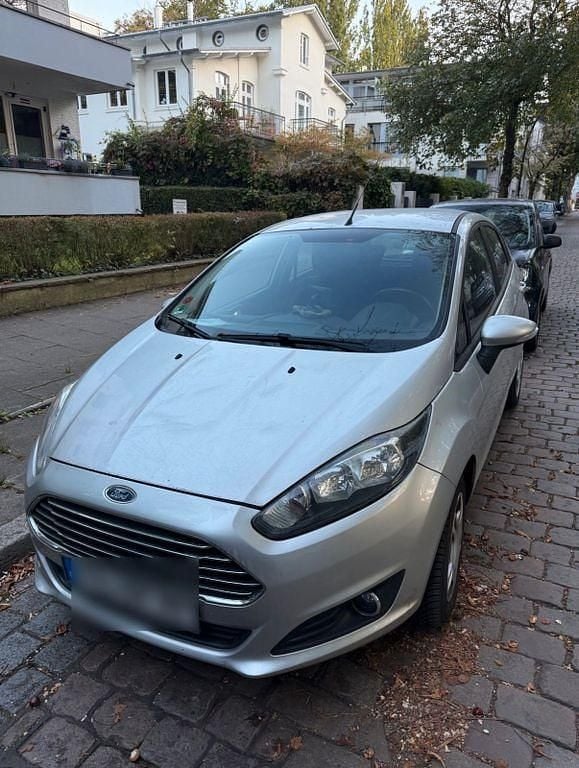 Gebraucht Ford Fiesta Trend 82 PS (60 kW) 2015 Silber Kleinwagen