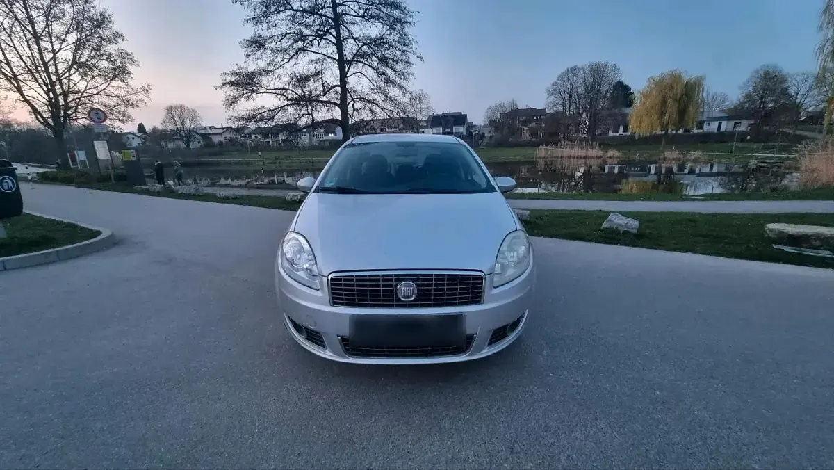 Gebraucht Fiat Linea 77 PS (56 kW) 2007 Silber Limousine