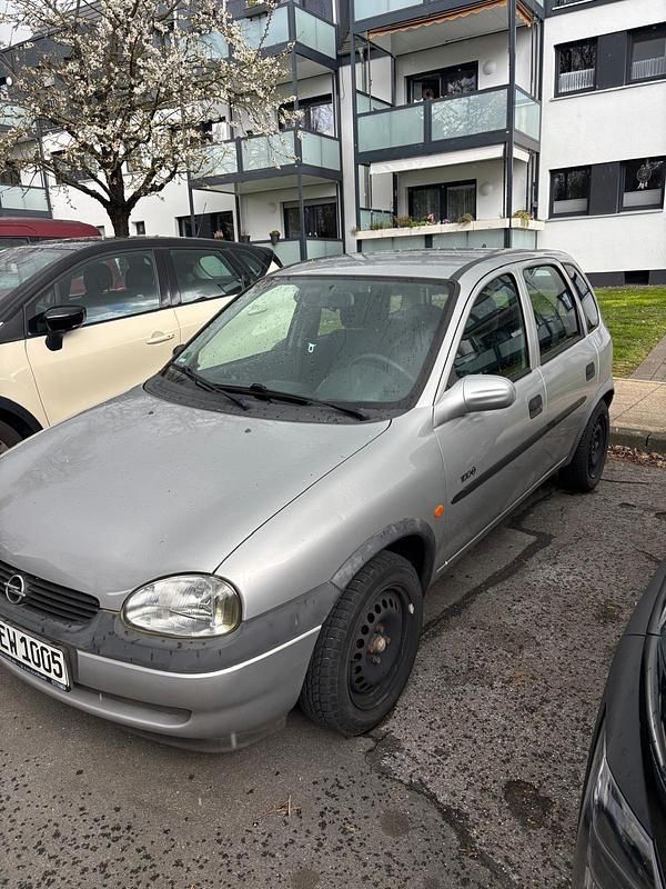 Gebraucht Opel Corsa 75 PS (55 kW) 2000 Silber Kleinwagen