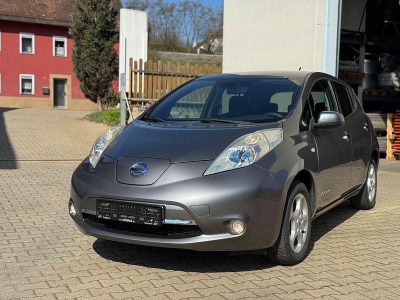 Grau Gebraucht 2014 Nissan Leaf Kleinwagen | 6.350 € (Guter Preis) - Bild 1/4