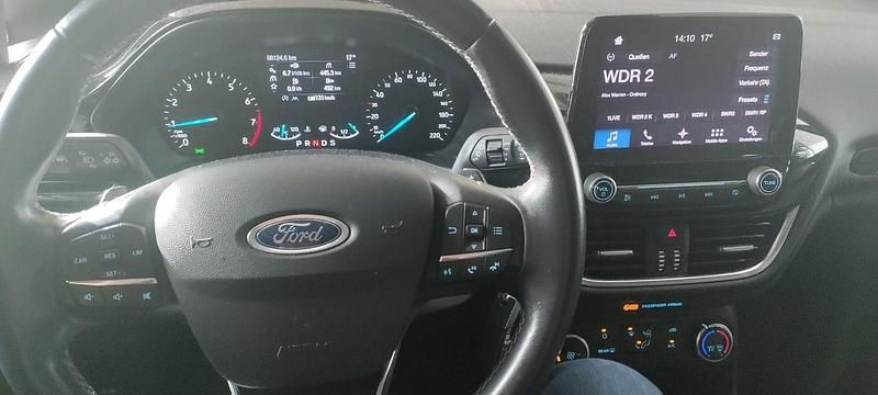 Gebraucht Ford Fiesta Cool & Connect 101 PS (74 kW) 2017 Silber Kleinwagen