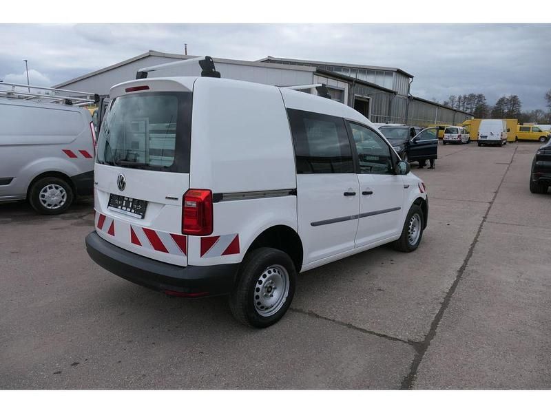 Gebraucht VW Caddy 122 PS (89 kW) 2019 Candyweiß Van / Kleinbus