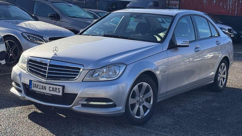 Silber Gebraucht 2011 Mercedes C180 Limousine | 6.490 € (Fairer Preis) - Bild 1/4