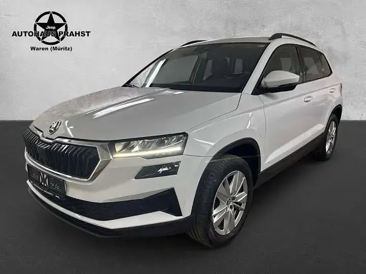 Gebraucht Skoda Karoq 150 PS (110 kW) 2023 Moonweiss metallic (metallic) SUV