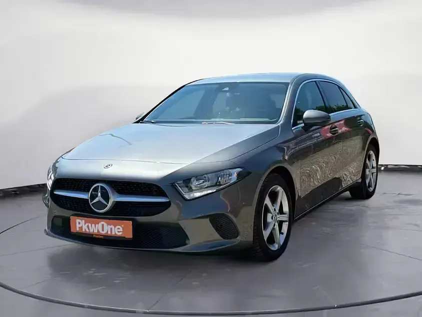 Gebraucht Mercedes A200 163 PS (119 kW) 2020 Limousine