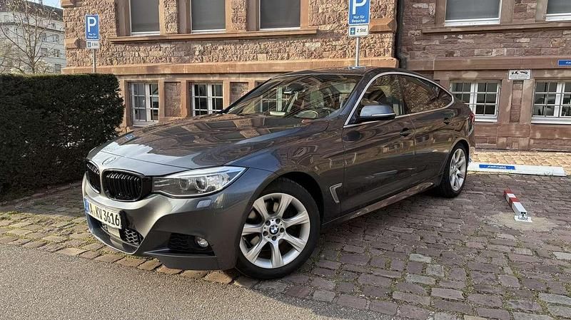 Grau Gebraucht 2014 BMW 330 M Sport Kleinwagen | 13.900 € (Guter Preis) - Bild 1/4