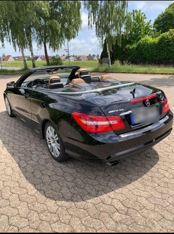 Gebraucht Mercedes E250 204 PS (150 kW) 2012 Schwarz Cabrio