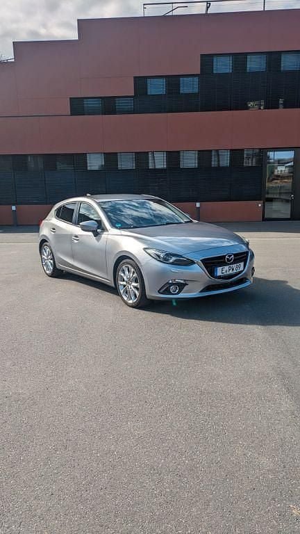 Silber Gebraucht 2016 Mazda 3 Sports-Line Limousine | 7.500 € (Guter Preis) - Bild 1/4