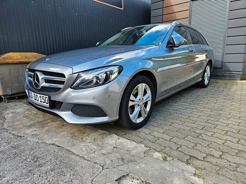 Grau Gebraucht 2016 Mercedes C220 Limousine | 13.900 € (Guter Preis) - Bild 1/4