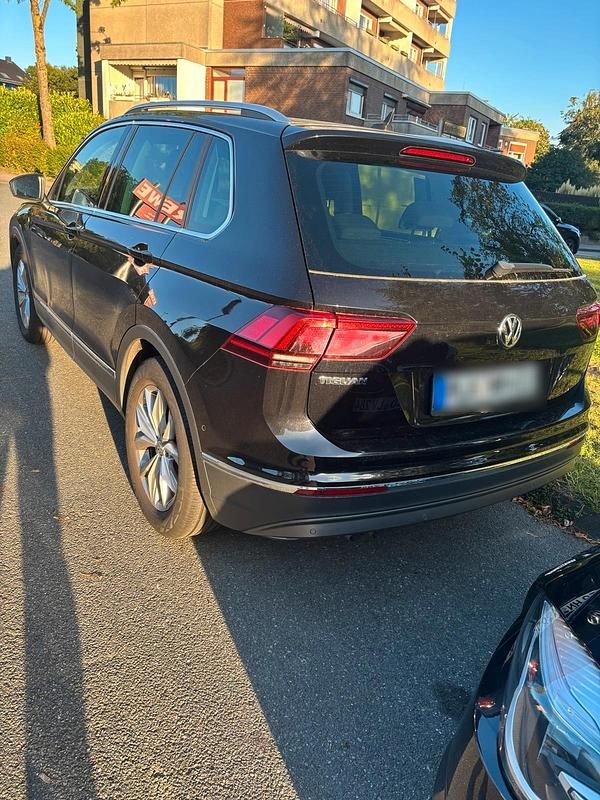 Schwarz Gebraucht 2021 VW Tiguan SUV | 20.500 € (Superpreis) - Bild 1/4