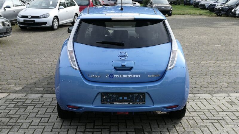 Gebraucht Nissan Leaf 80 kW (109 PS) 2012 Blau Kleinwagen