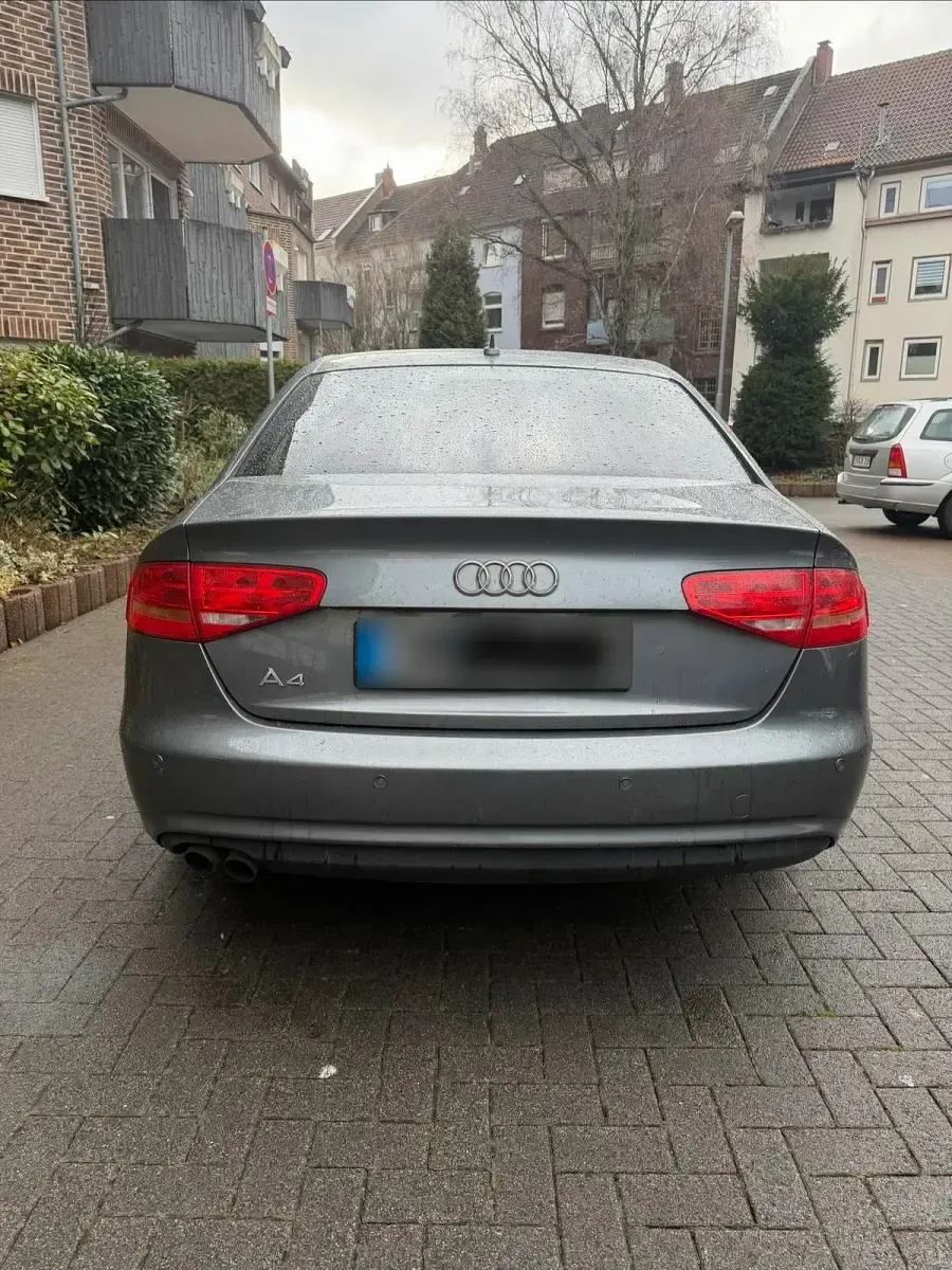 Gebraucht Audi A4 176 PS (129 kW) 2012 Grau Limousine