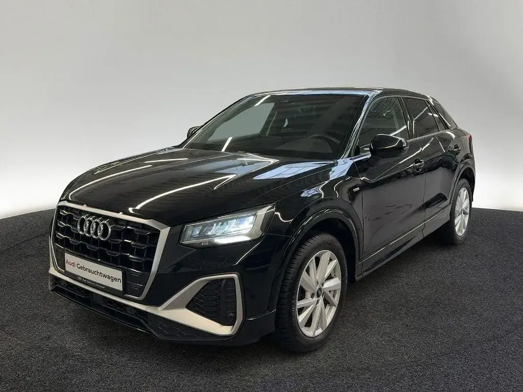 Gebraucht Audi Q2 S-Line 110 PS (80 kW) 2023 Mythosschwarz metallic SUV