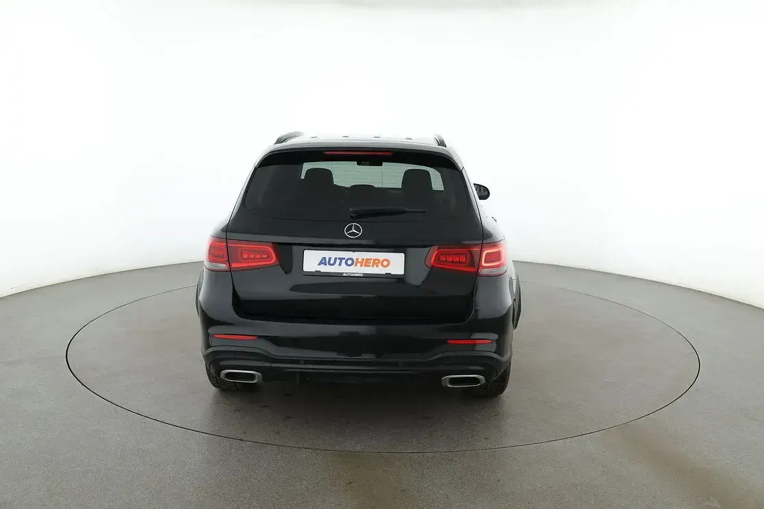 Gebraucht Mercedes GLC400d AMG line 330 PS (242 kW) 2022 Schwarz SUV