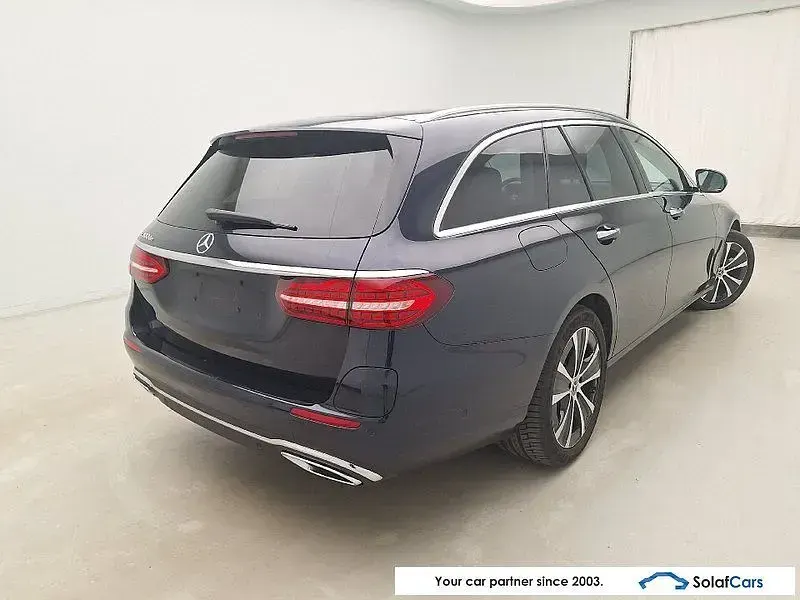 Gebraucht Mercedes E300 306 PS (225 kW) 2022 Blau Limousine