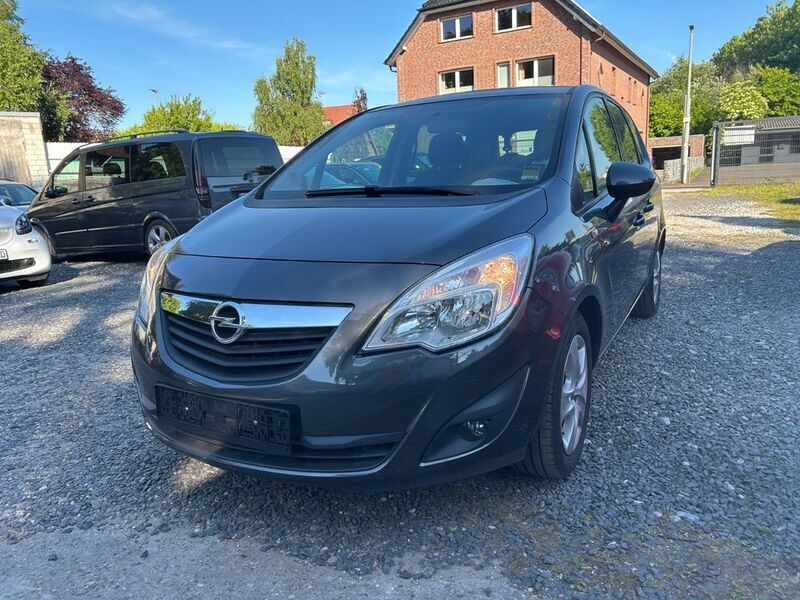 Grau Gebraucht 2011 Opel Meriva Design Edition Van / Kleinbus | 4.750 € (Fairer Preis) - Bild 1/4