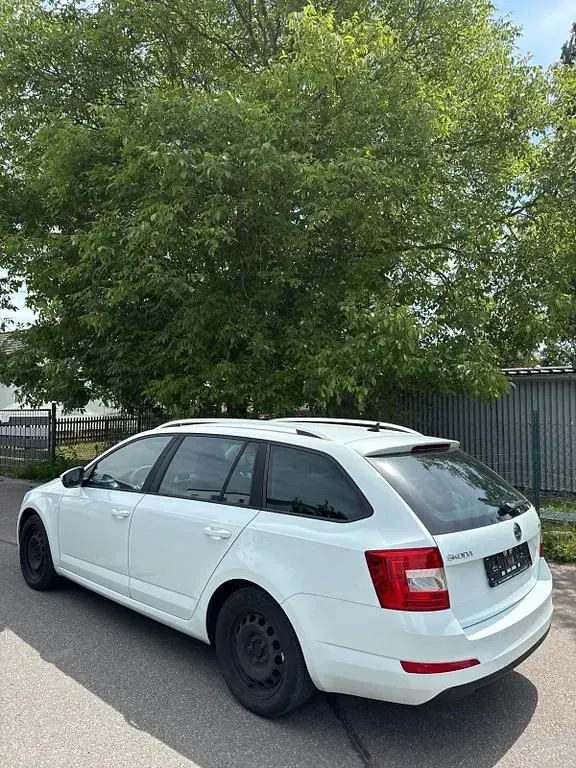 Gebraucht Skoda Octavia 110 PS (80 kW) 2015 Weiß Kombi
