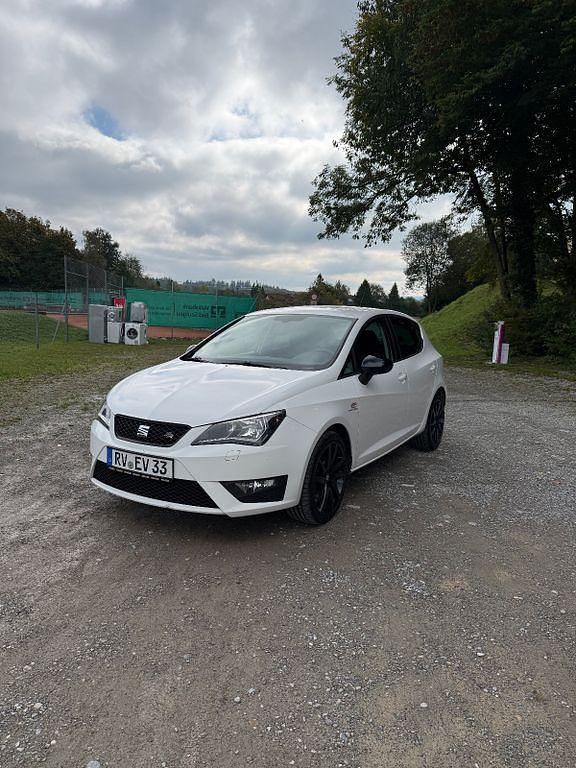 Weiß Gebraucht 2017 Seat Ibiza FR Kleinwagen | 7.700 € (Fairer Preis) - Bild 1/4