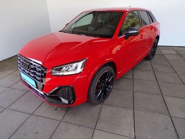 Gebraucht Audi Q2 S-Line 150 PS (110 kW) 2023 Rot SUV