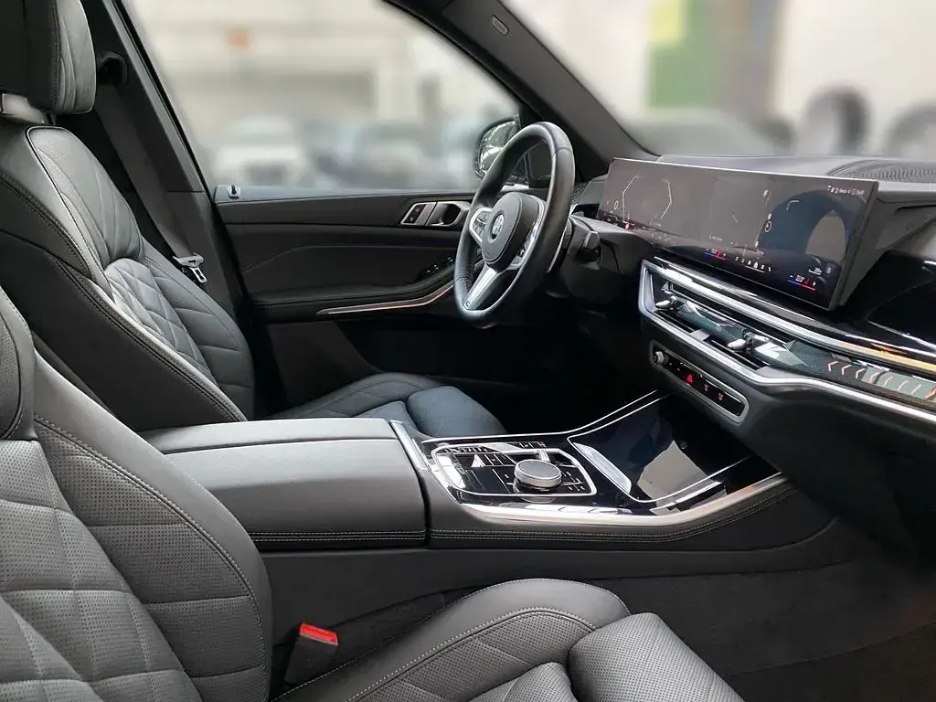 Gebraucht BMW X5 Comfort Edition 352 PS (258 kW) 2025 Grau SUV