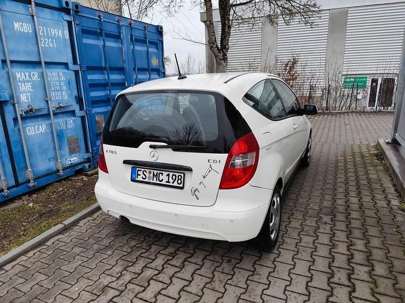 Gebraucht Mercedes A180 Edition 109 PS (80 kW) 2009 Weiß Limousine